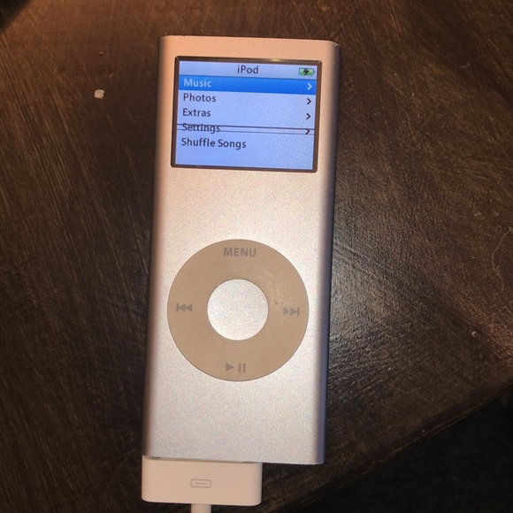 Apple Silver Nano Second Generation iPod 2gb - Picture 5 of 5